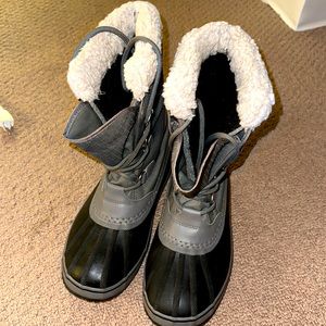 gray sorel mens  snow boots USA 10 EUR 43